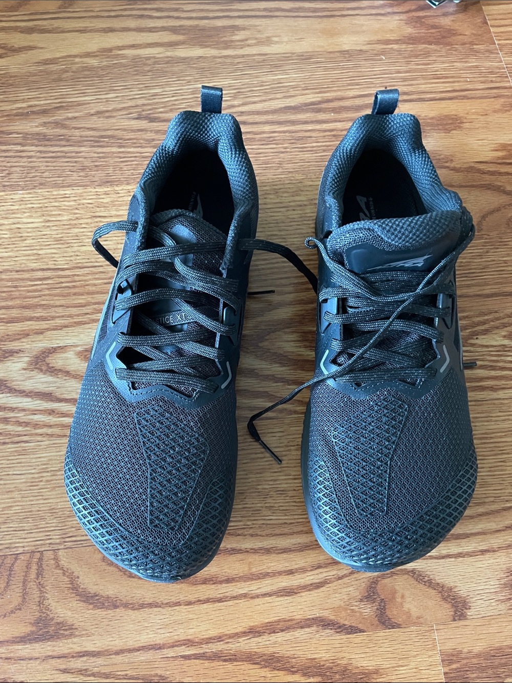 Altra Black Mesh Running Shoe - Picture 4 of 10